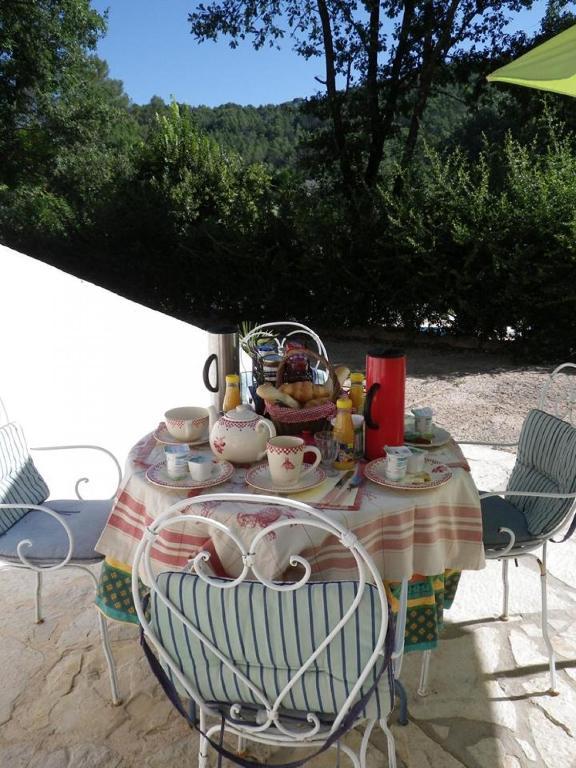 le pigeonnier chambre d'hôtes la Provenç'âne Salernes Exterior foto